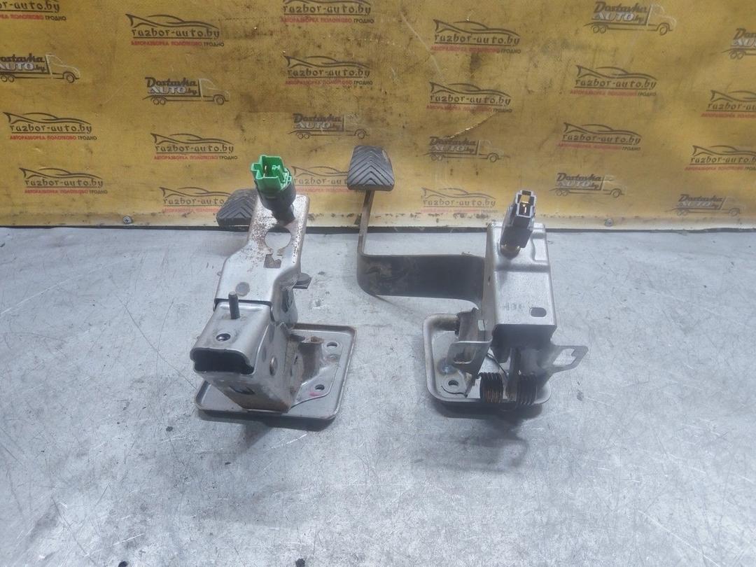 Узел педальный (блок педалей) 21OXU8 Mitsubishi Grandis купить в магазине запчастей бу