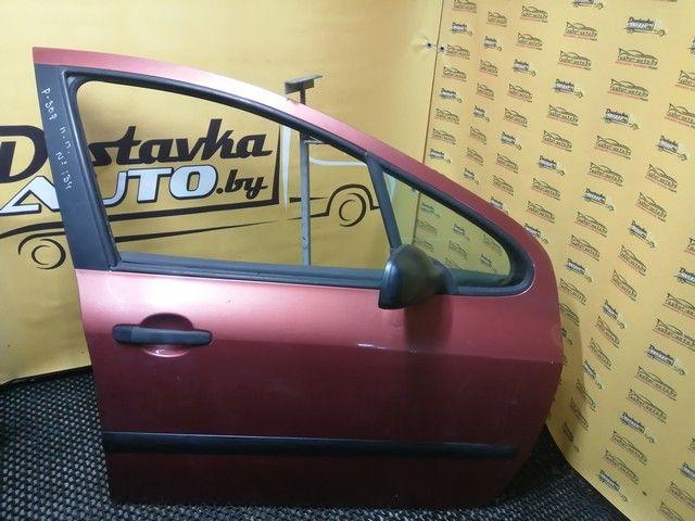 Стекло двери передней правой 8GF2J8 Peugeot 307