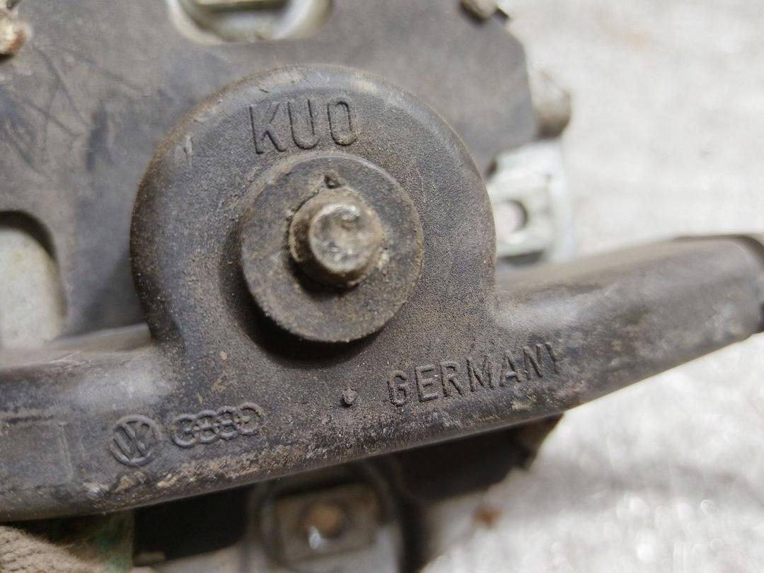 Стеклоподъемник задний правый E4HG6U Audi 100 купить в магазине запчастей бу