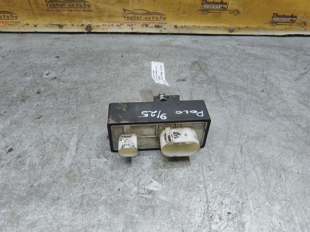 Блок управления вентилятором радиатора 85BIZ4 Volkswagen Polo