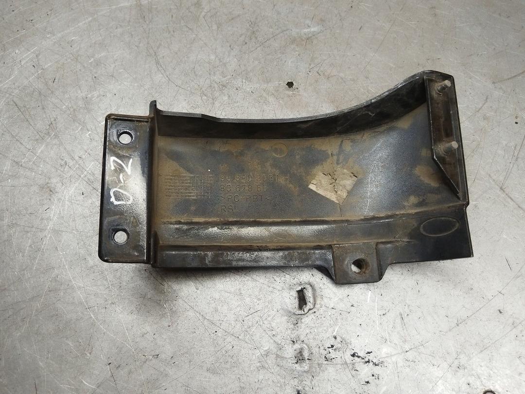 Накладка под фонарь левый B64UK7 Opel Zafira купить