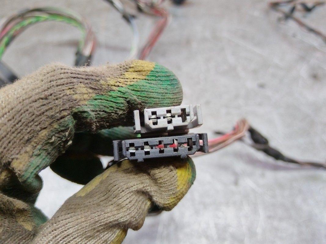 Проводка двери передней правой UC2RVH Audi A4 - Фото 4