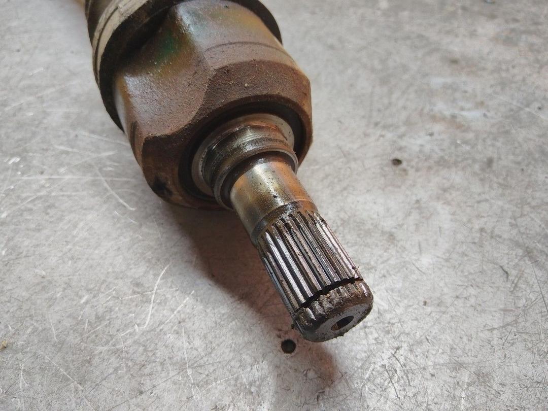 Полуось передняя левая (приводной вал, ШРУС) H73NOD Hyundai Lantra купить на авторазборке