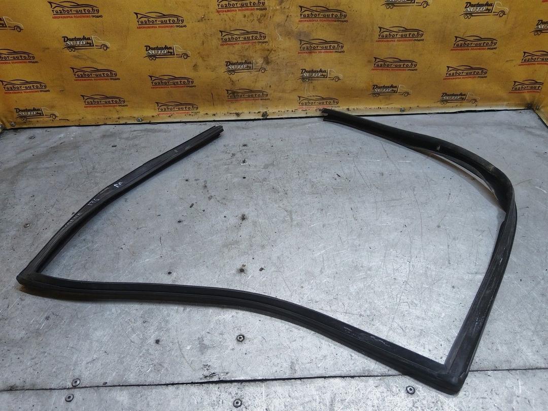 Уплотнитель двери задней правой BB8CS4 Volvo XC70 купить