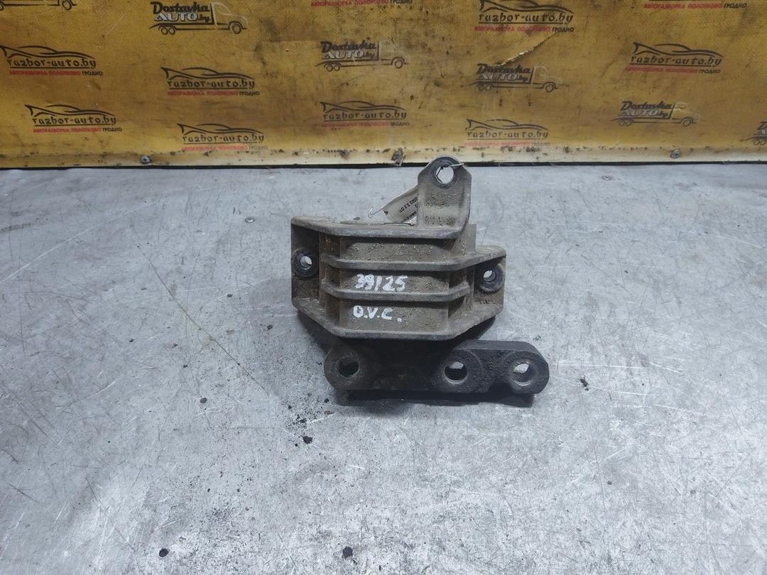 Подушка крепления двигателя J2Y042 Opel Vectra купить на авторазборке