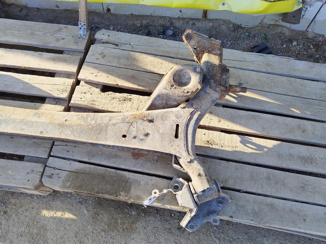 Балка подвески задняя M6Q3XW Renault Grand Scenic купить на авторазборке