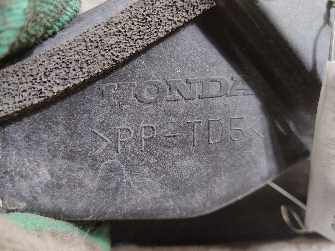 Пыльник крыла переднего левого CE91Z0 Honda Accord купить в магазине запчастей бу