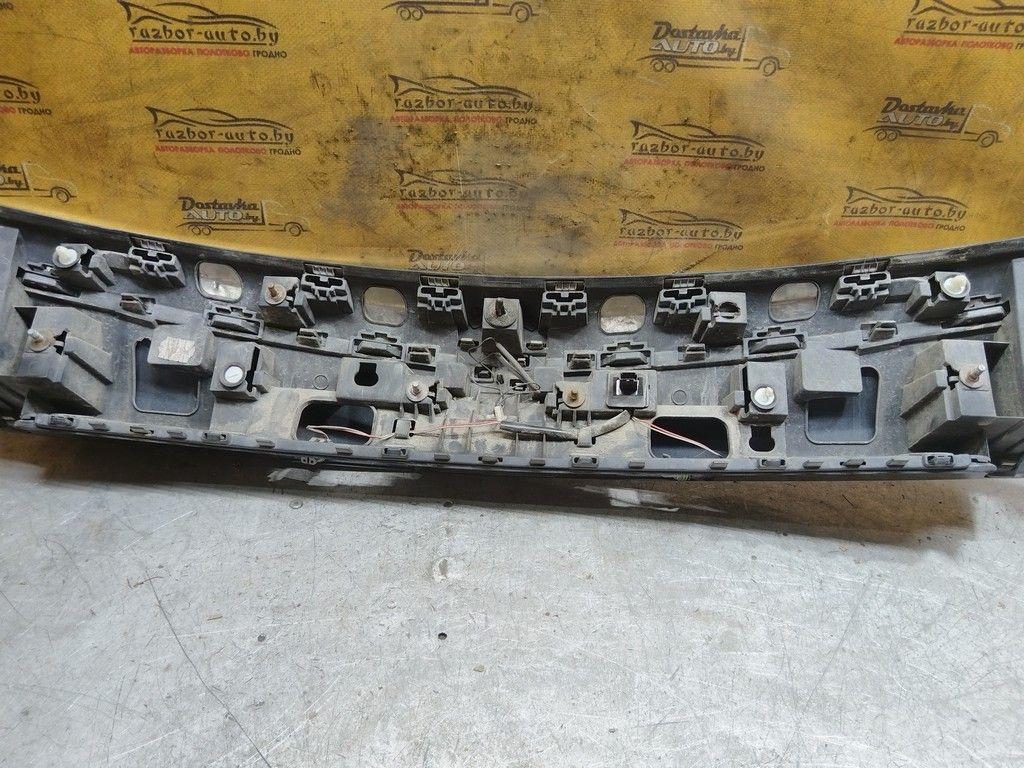 Накладка подсветки номера 3HDZ6W Opel Insignia - Фото 5