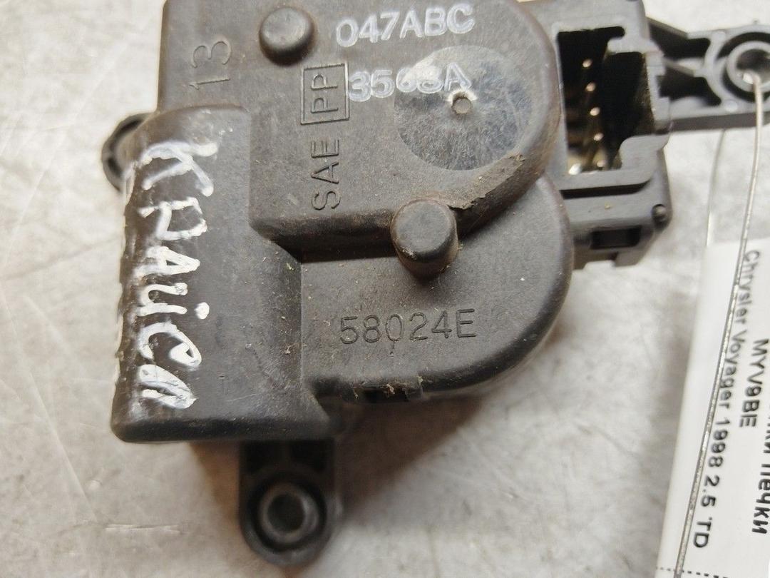 Моторчик заслонки печки MYV9BE Chrysler Voyager - Фото 3