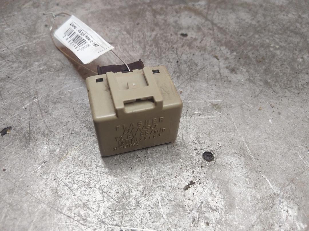 Реле поворотов 7MYZT3 Toyota Corolla