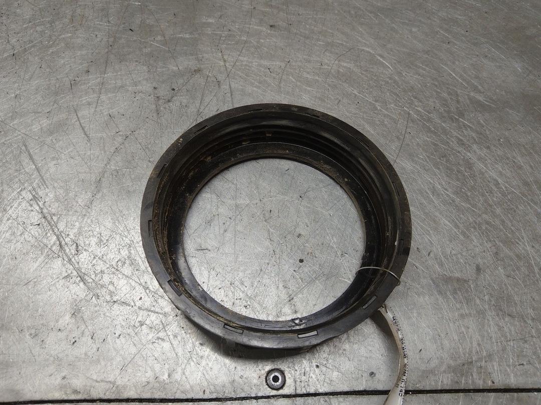 Кольцо зажимное топливозаборника MBZOM9 Nissan Almera купить в магазине запчастей бу