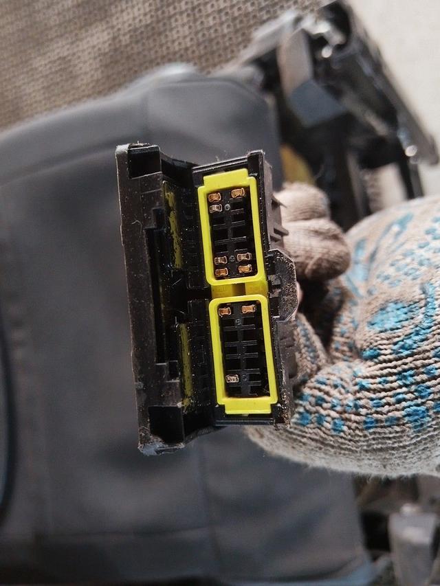 Сиденье переднее ZW31EG Renault Espace undefined