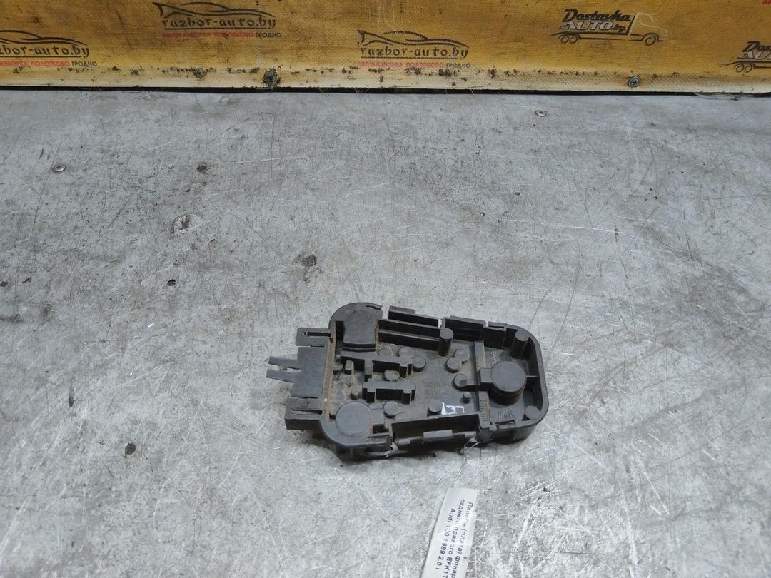 Панель (плата) фонаря заднего правого EFK1TR Audi 100 купить