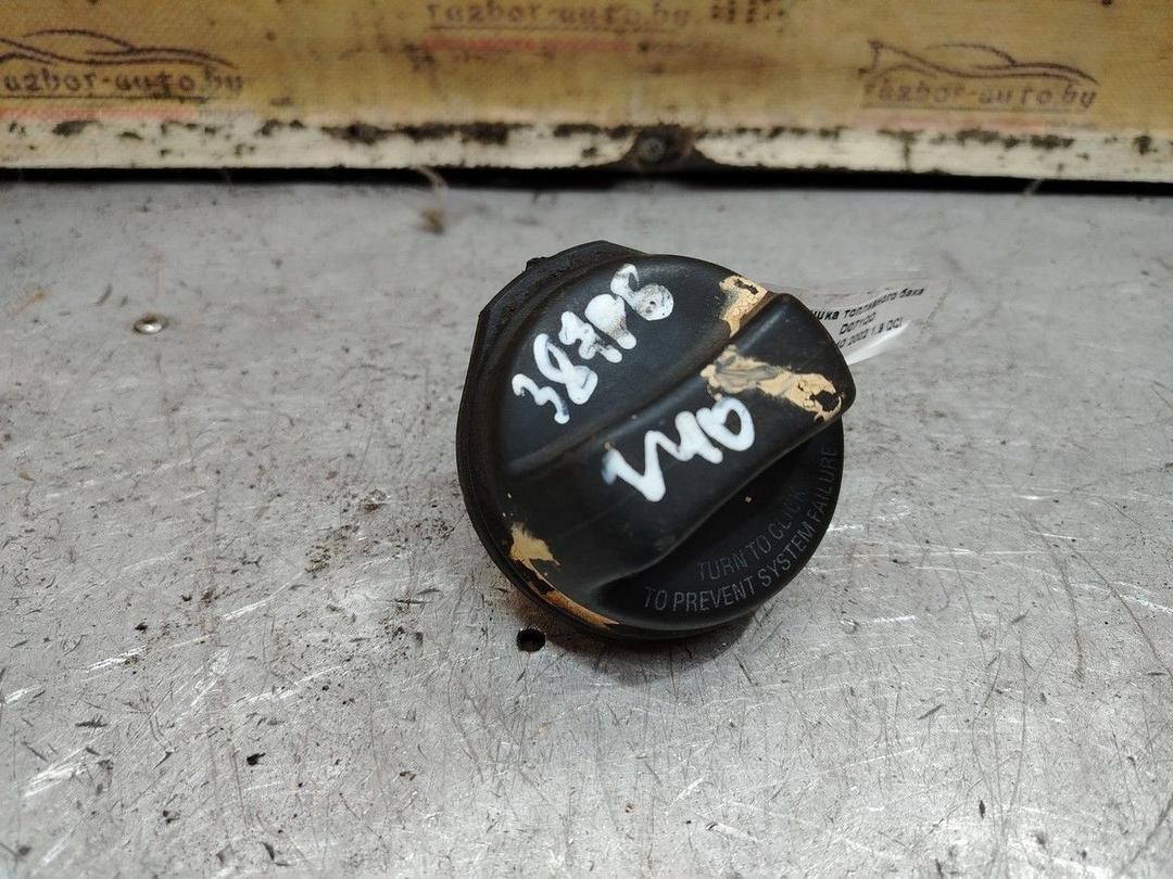 Крышка топливного бака D071QO Volvo V40 - Фото 1