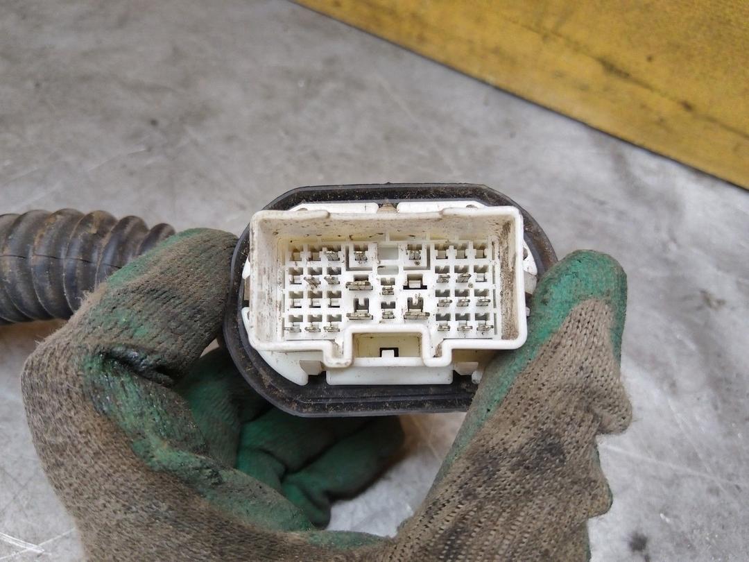 Проводка двери передней левой F7NTR4 Hyundai Matrix купить с доставкой