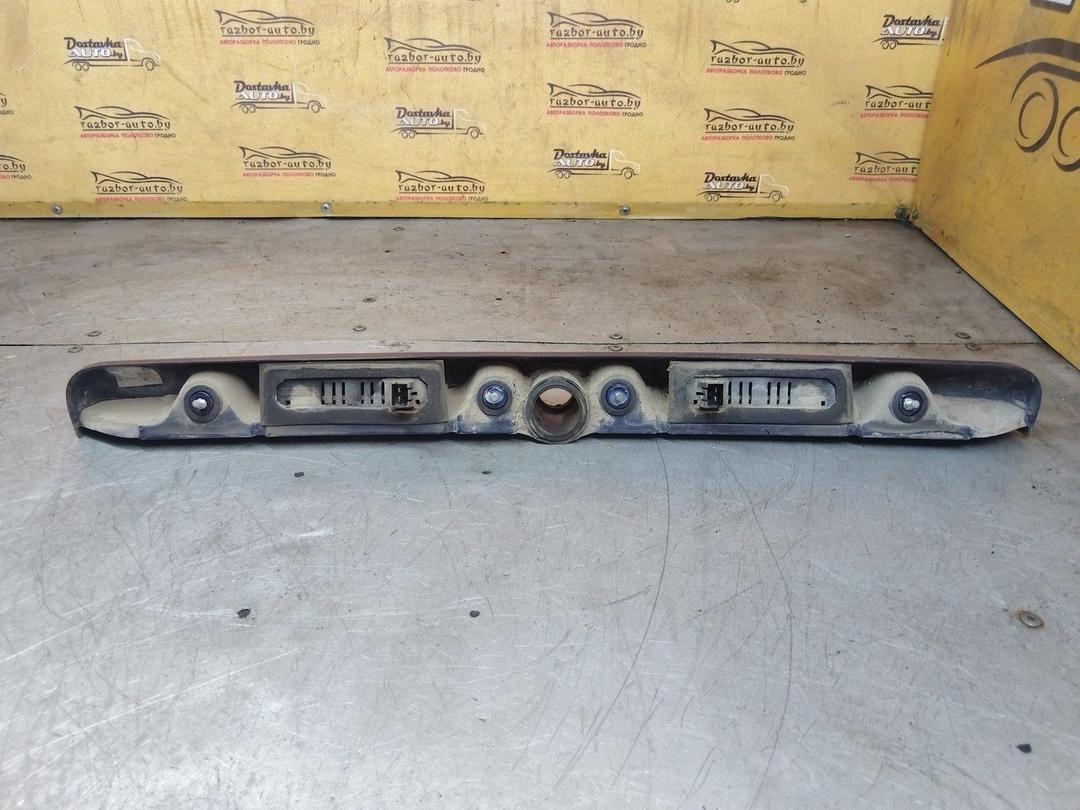 Накладка подсветки номера 49YR78 Opel Astra купить