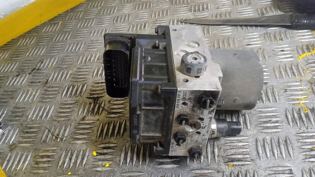 Блок ABS 4FI1K4 Volkswagen Passat купить на авторазборке