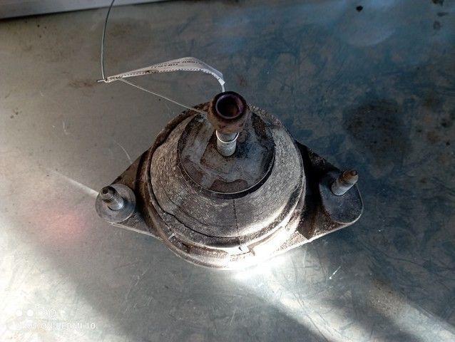 Подушка крепления КПП 5WX481 Audi 80
