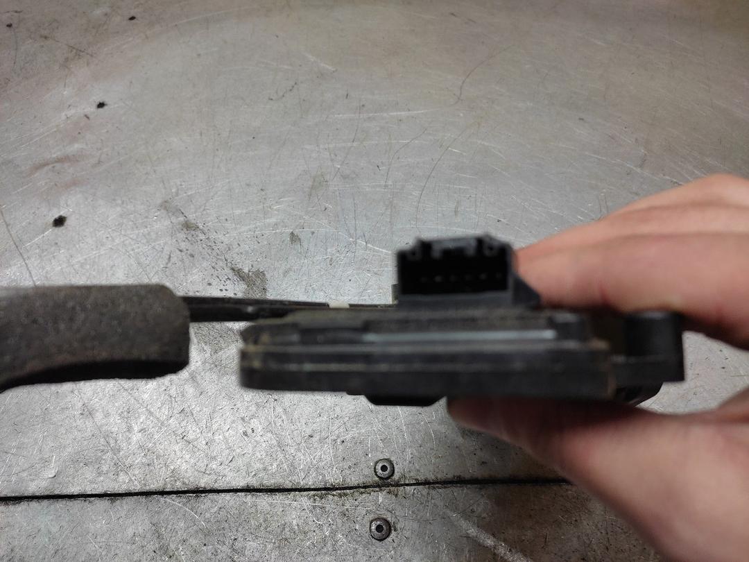 Замок двери задней правой DVCWQ0 Mazda 6 - Фото 5