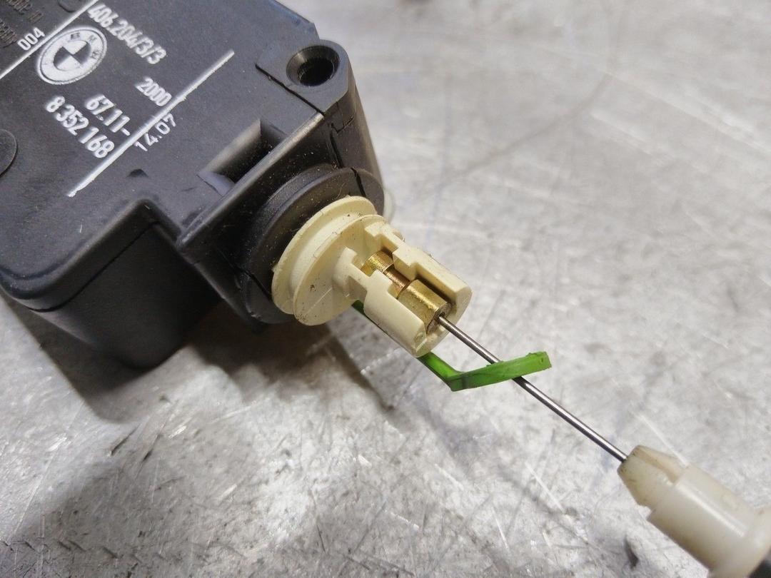 Активатор замка крышки топливного бака MPGKNL BMW 5 E39 купить на авторазборке