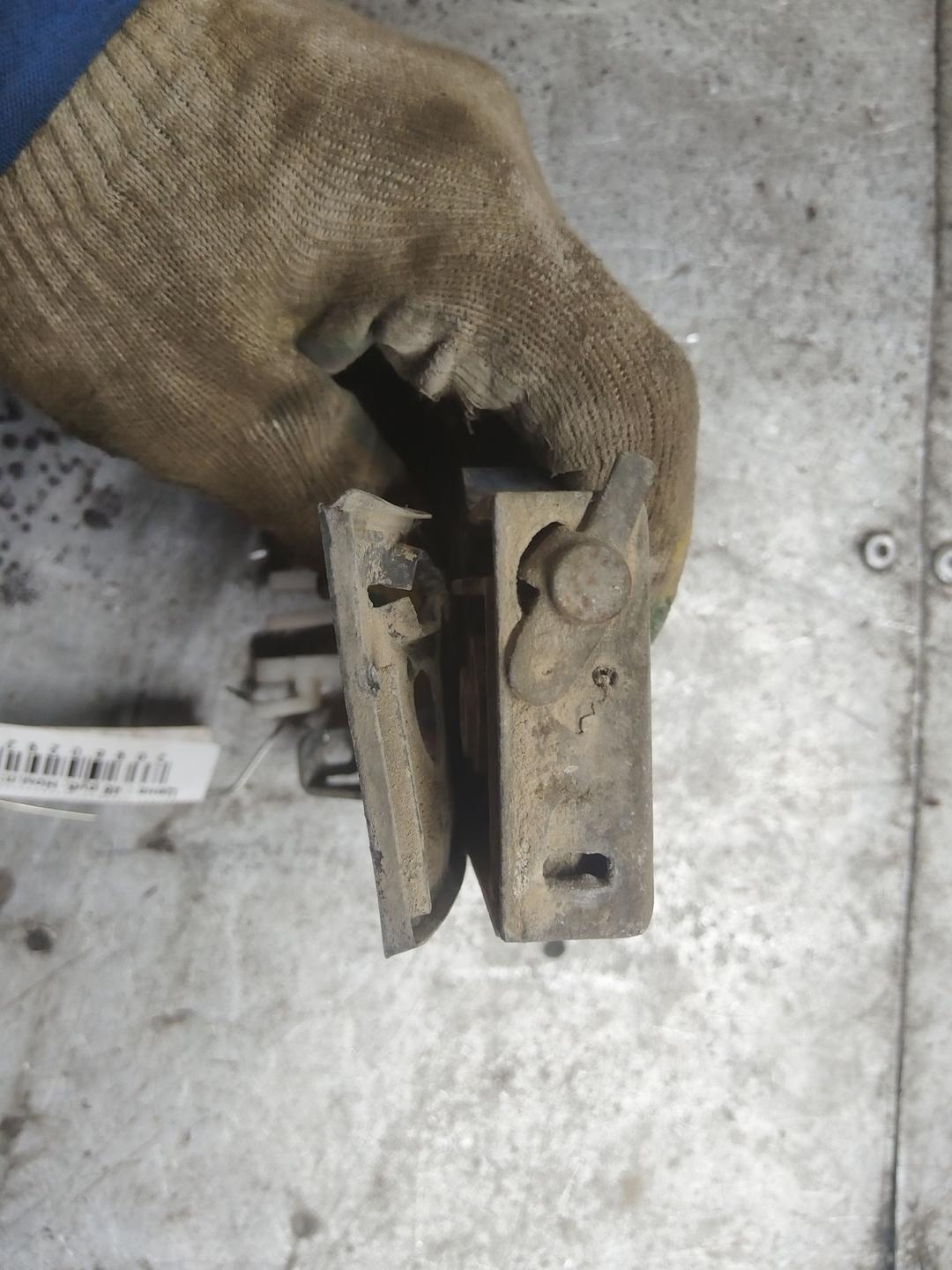 Замок двери задней правой OC9R47 Audi 80 купить на авторазборке