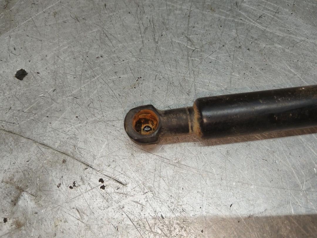 Амортизатор крышки багажника (3-5 двери) 0TO1JQ Citroen Xsara купить с доставкой