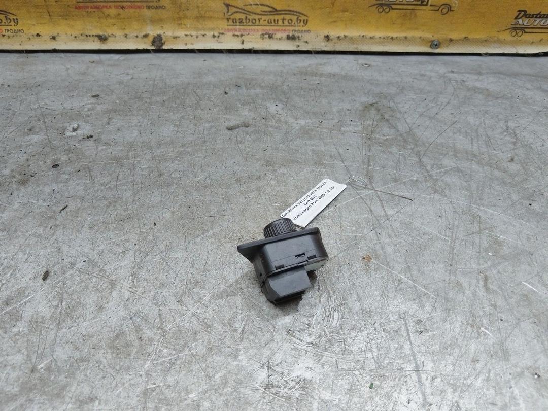 Джойстик регулировки зеркал QNF2O3 Volkswagen Polo купить с доставкой