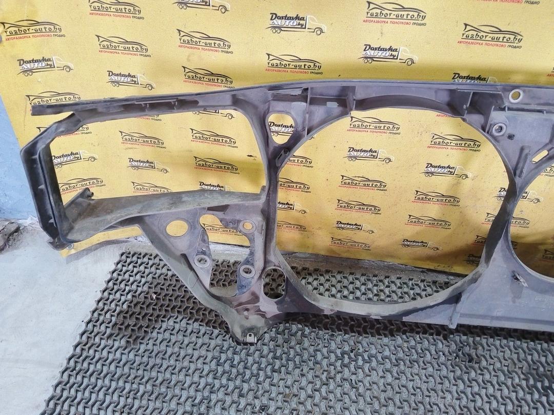 Передняя панель крепления облицовки (телевизор) V5T5GS Audi A4 - Фото 5