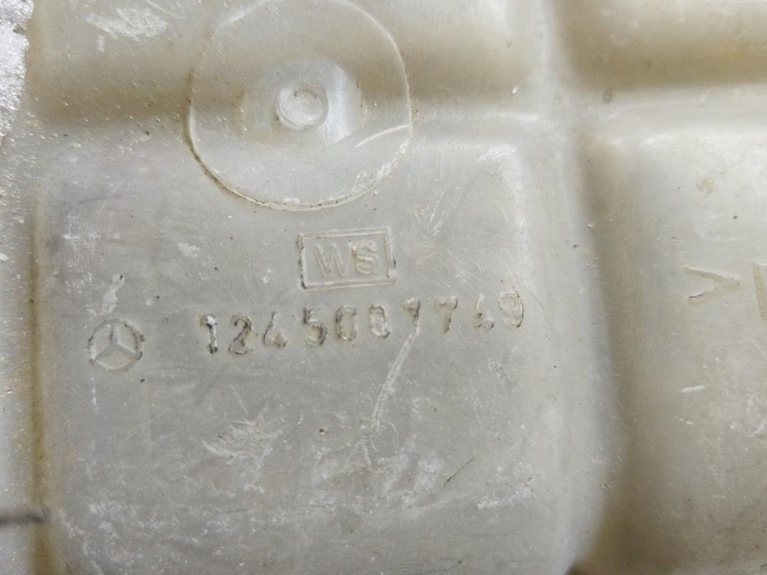 Бачок расширительный M4MZ8M Mercedes E W124 - Фото 7