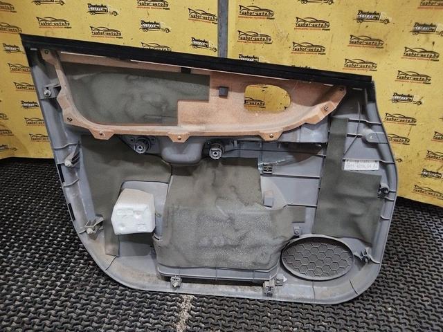 Обшивка двери передней правой (дверная карта) 0P67EV Mazda Premacy купить