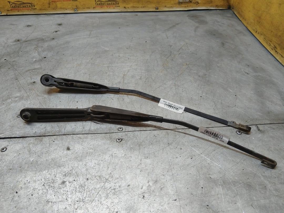 Щеткодержатель (поводок стеклоочистителя, дворник) 0Q8ZHO Renault Kangoo купить