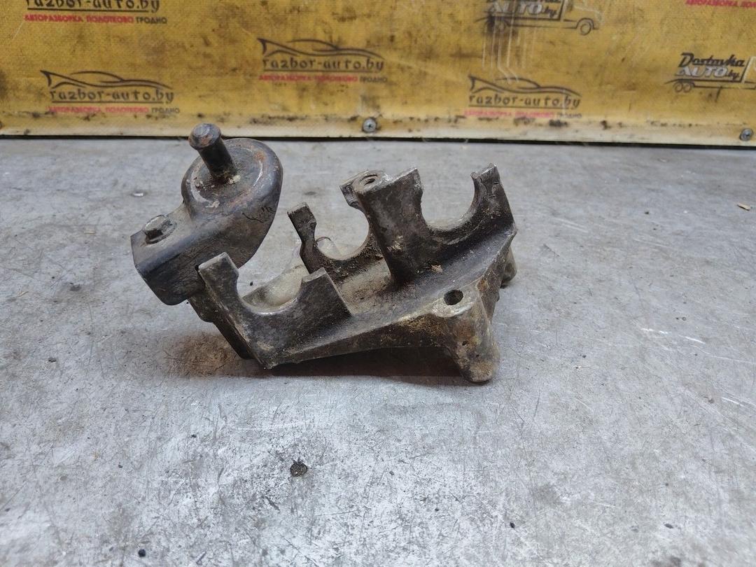 Кронштейн крепления троса КПП V2U7UY Honda Accord купить в магазине запчастей бу