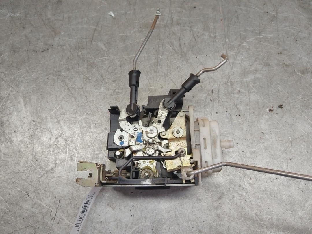 Замок двери передней правой F3COW6 Audi A3 - Фото 3