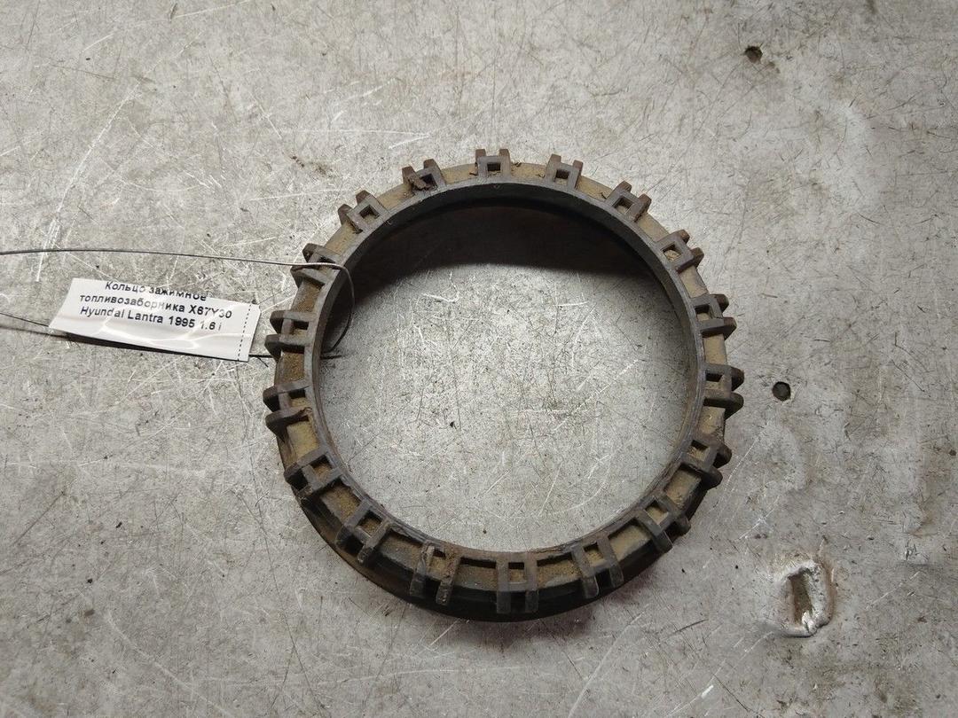 Кольцо зажимное топливозаборника X67Y30 Hyundai Lantra - Фото 1