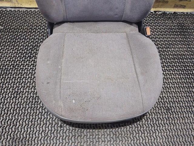 Сиденье переднее правое LG5YGV Audi 80 - Фото 3