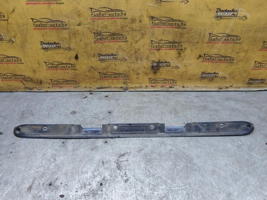 Накладка подсветки номера RG0JM4 Mercedes C W202 купить в магазине запчастей бу