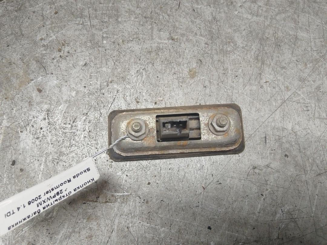 Кнопка открытия багажника 29PWXM Skoda Roomster купить с доставкой