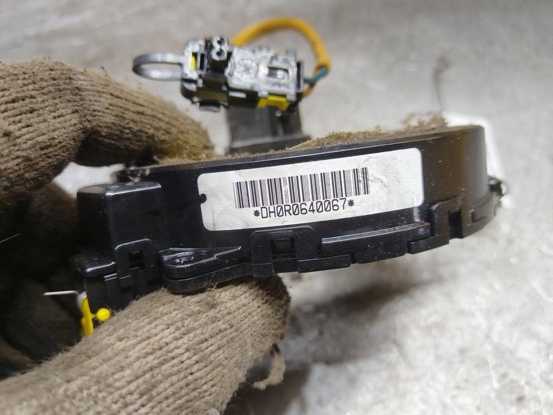 Шлейф руля J4ISOD Hyundai Trajet купить на авторазборке