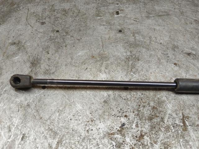 Амортизатор крышки багажника (3-5 двери) J9X8S8 Hyundai Getz купить в магазине запчастей бу