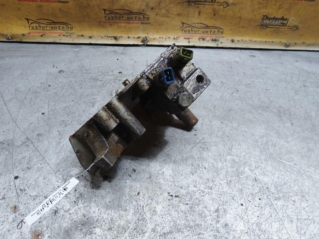 Корпус термостата KGRTW3 Peugeot 405 купить в магазине запчастей бу