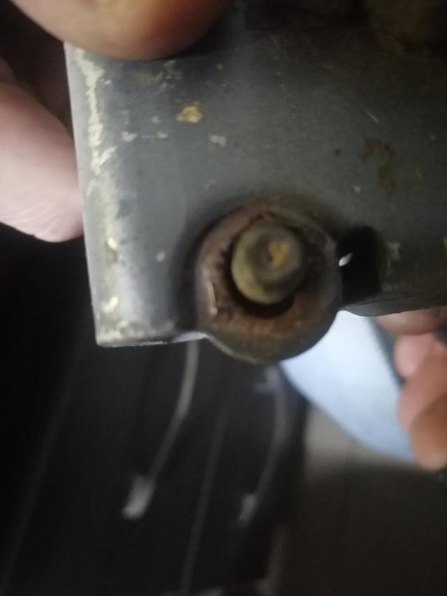 Петля двери передней левой 3VCSFT Volkswagen Touran купить на авторазборке