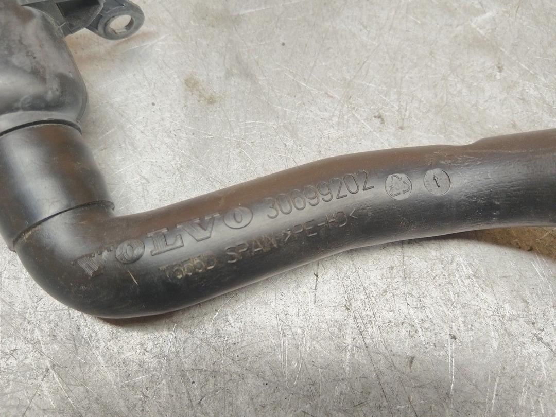 Горловина бачка омывателя NBKUCH Volvo XC70 купить в магазине запчастей бу