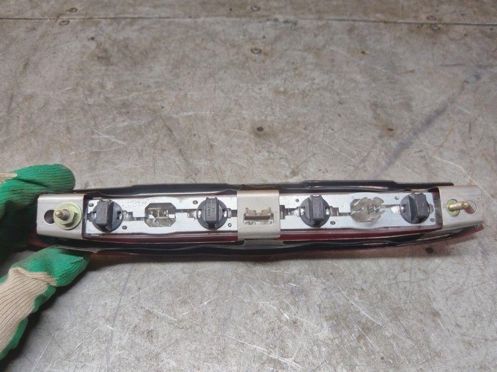 Стоп-сигнал 1B8BM2 Toyota Corolla Verso купить в магазине запчастей бу