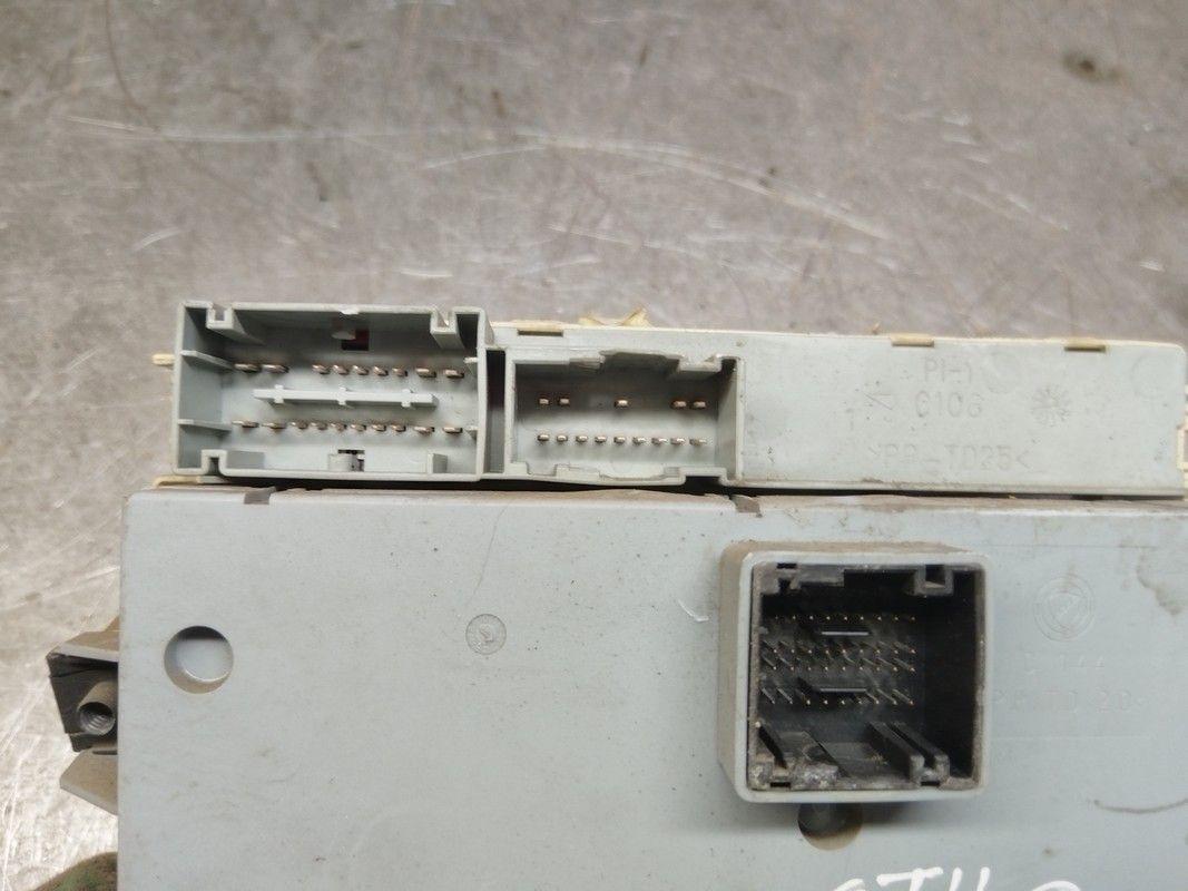 Блок предохранителей E1PNOB Fiat Stilo купить с доставкой