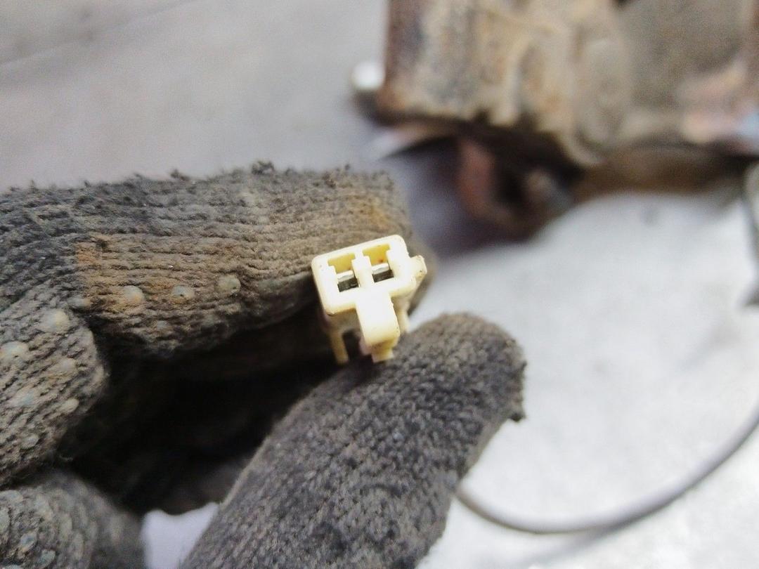 Цапфа задняя (ось ступицы) ZYSEE7 Mazda Premacy - Фото 5