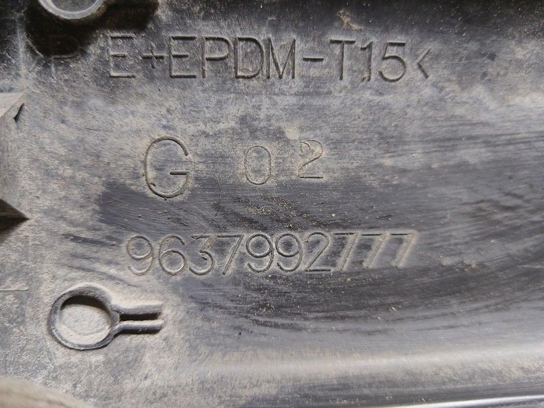 Молдинг двери задней левой V9Q2ZZ Citroen C3 купить с доставкой