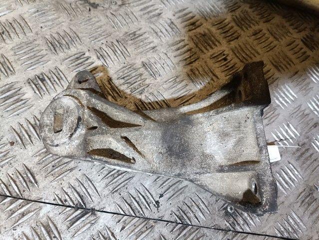 Кронштейн двигателя MFUQ9A Audi 100 - Фото 3