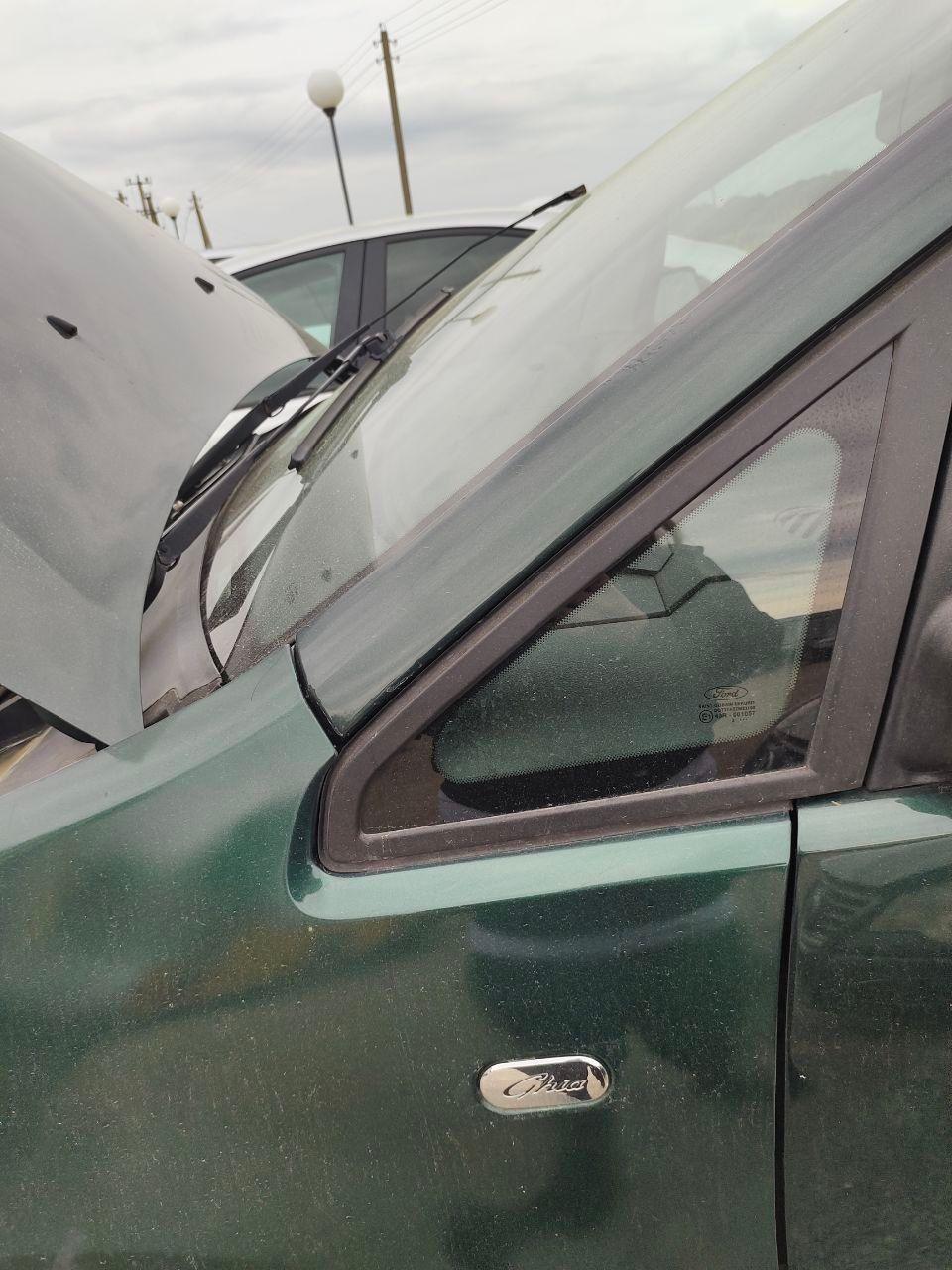 Стекло кузовное боковое левое 5N9LD5 Ford C-Max