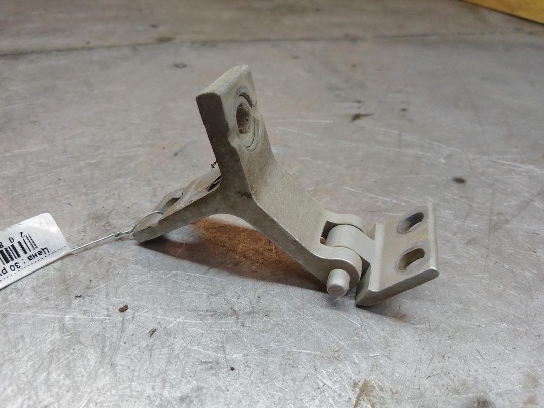 Петля двери задней левой T1X73A Audi 80 купить с доставкой