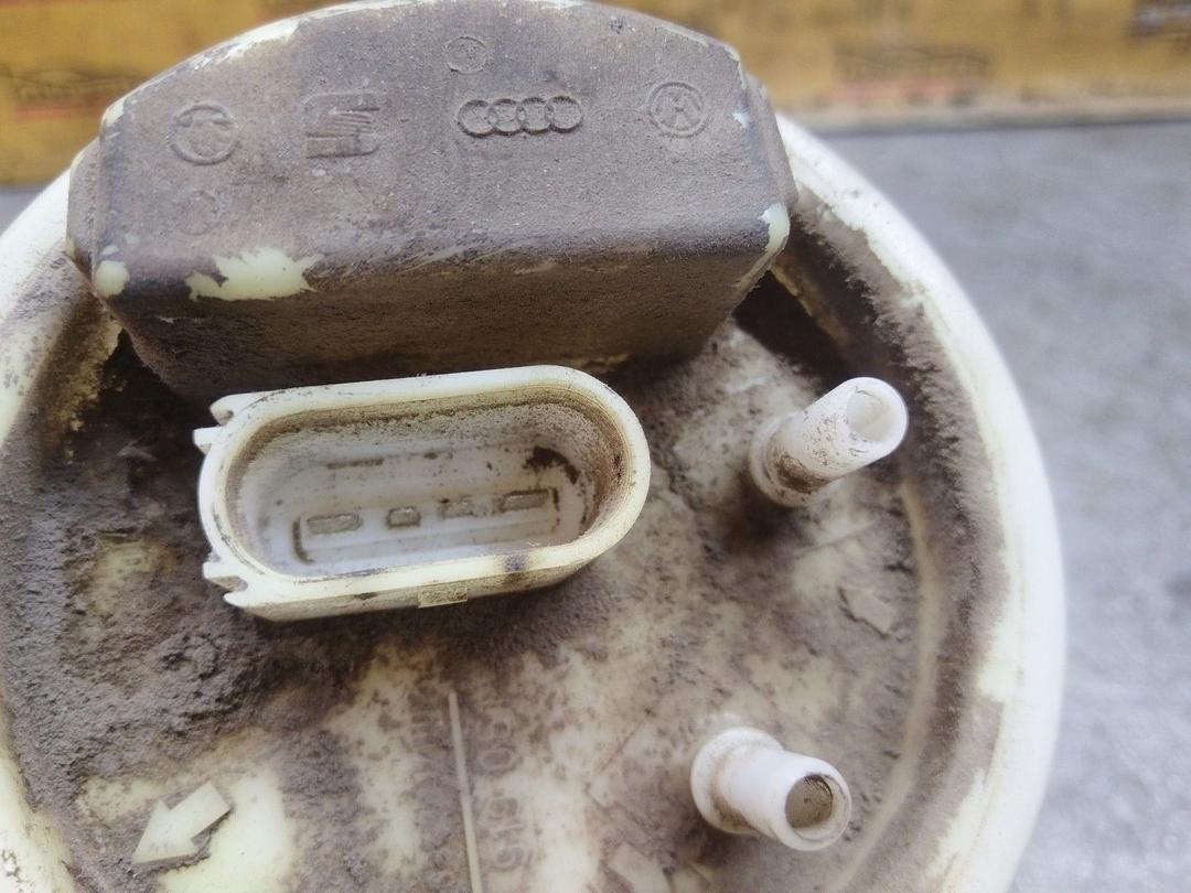 Колба в бак V5HVUU Skoda Fabia купить на авторазборке